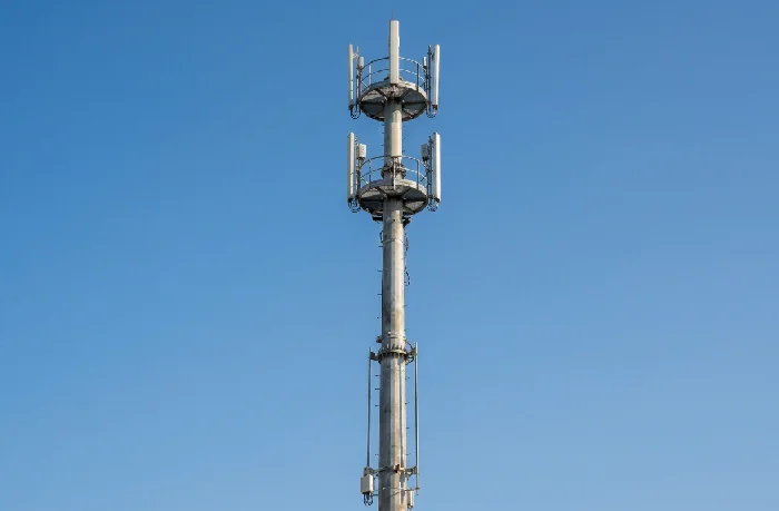 Postes monopolos